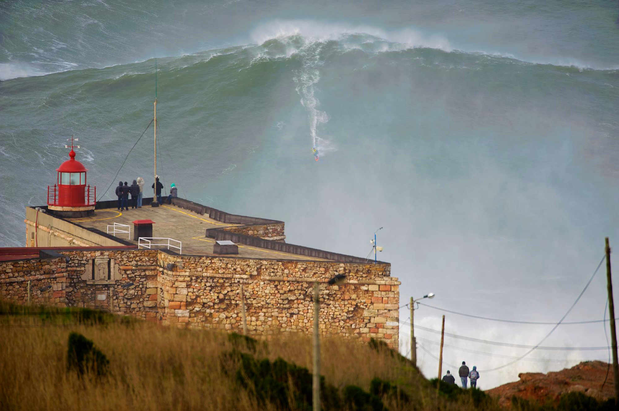 The Wave - They Say This Was The Biggest Wave Ever Surfed